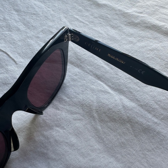 Celine CL40057I Wayfarer Sunglasses black acetate with purple lenses gold hinges - Picture 11 of 12
